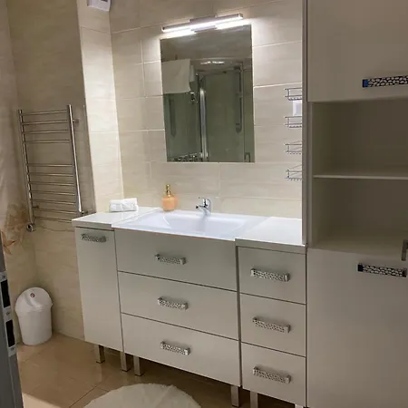 Montana Apartman Miskolc Esterno foto