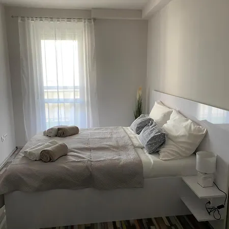 Montana Apartman Miskolc Esterno foto