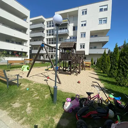 Montana Apartman Miskolc Esterno foto
